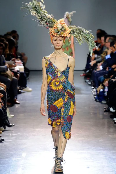 Look 27